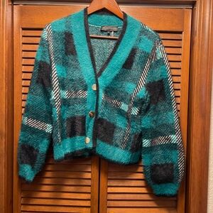Woman’s Green Plaid Cardigan Sweater Size Small